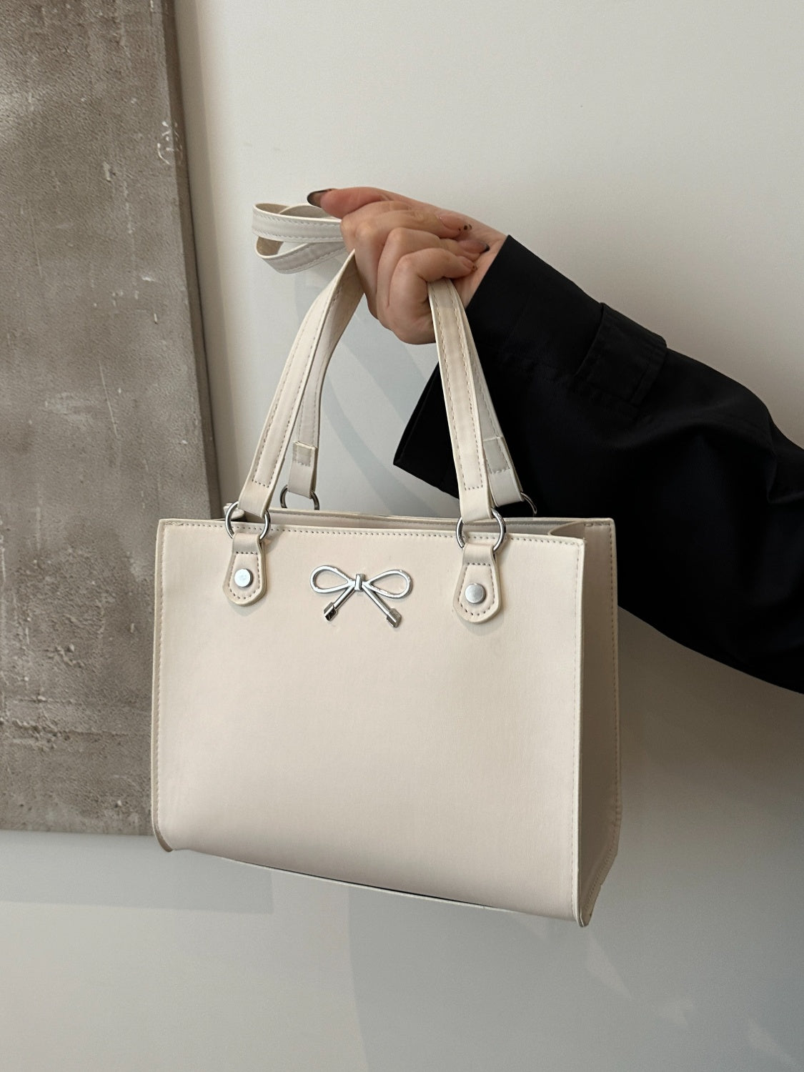 Elegant Bow Accent PU Leather Shoulder Bag