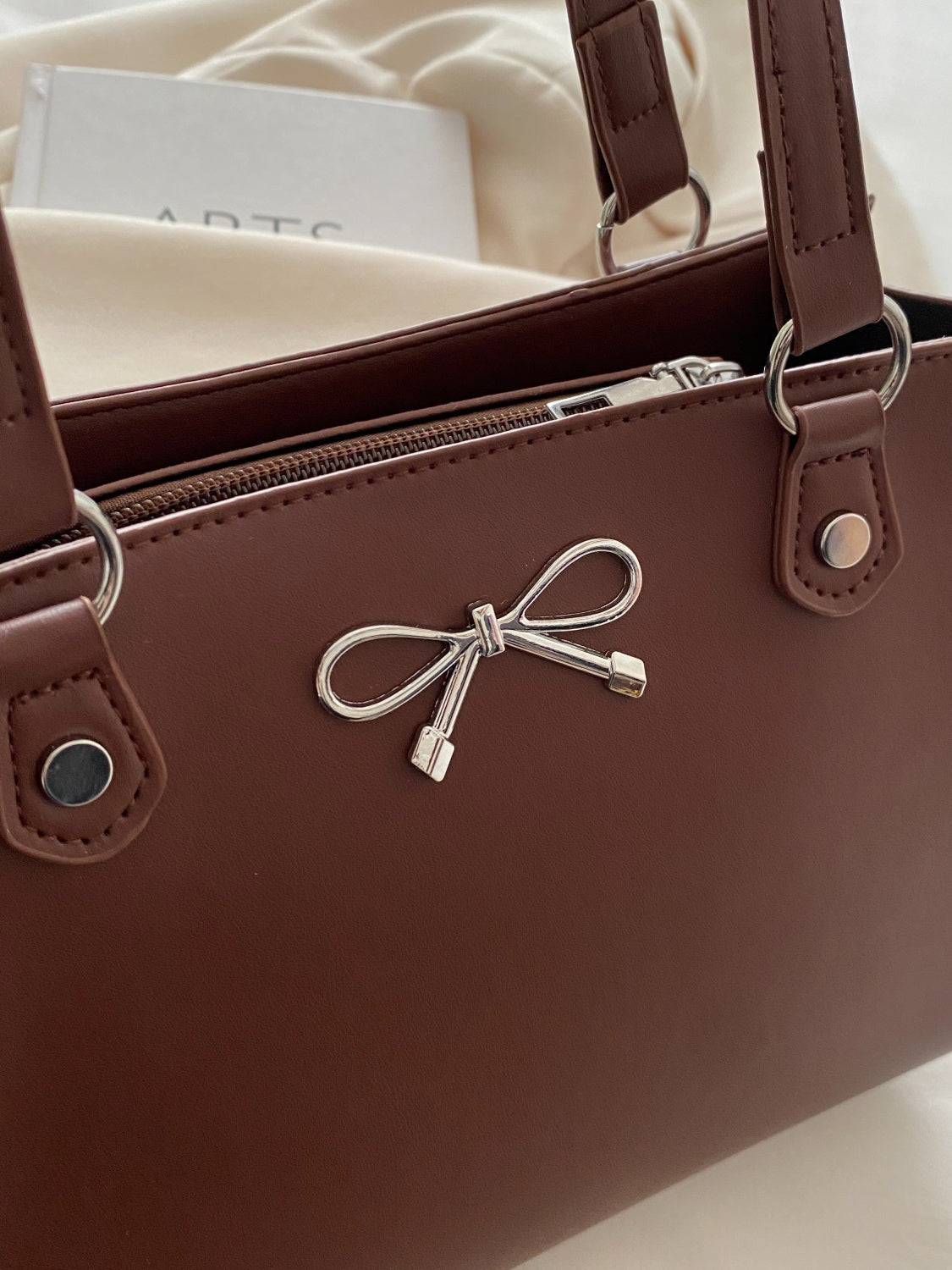 Elegant Bow Accent PU Leather Shoulder Bag
