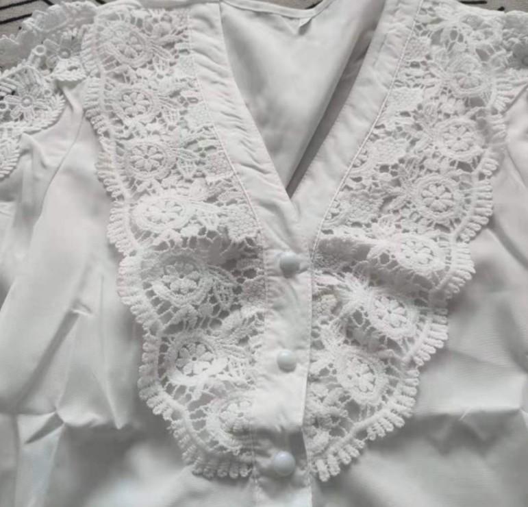 V-neck lace top print stitching long-sleeved shirt